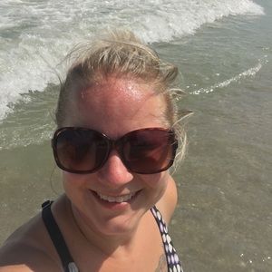 Meet your Posher, Denise